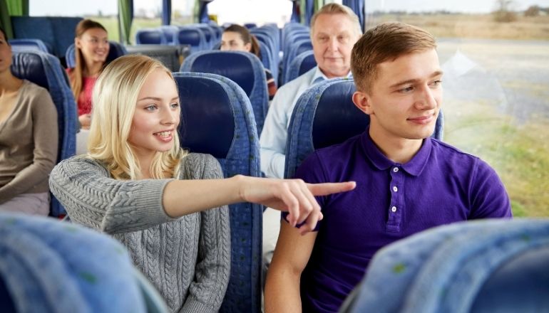 Universitelere sponsor olan minibus ve otobus sirketi üniversiteye sponsor olan şirketler