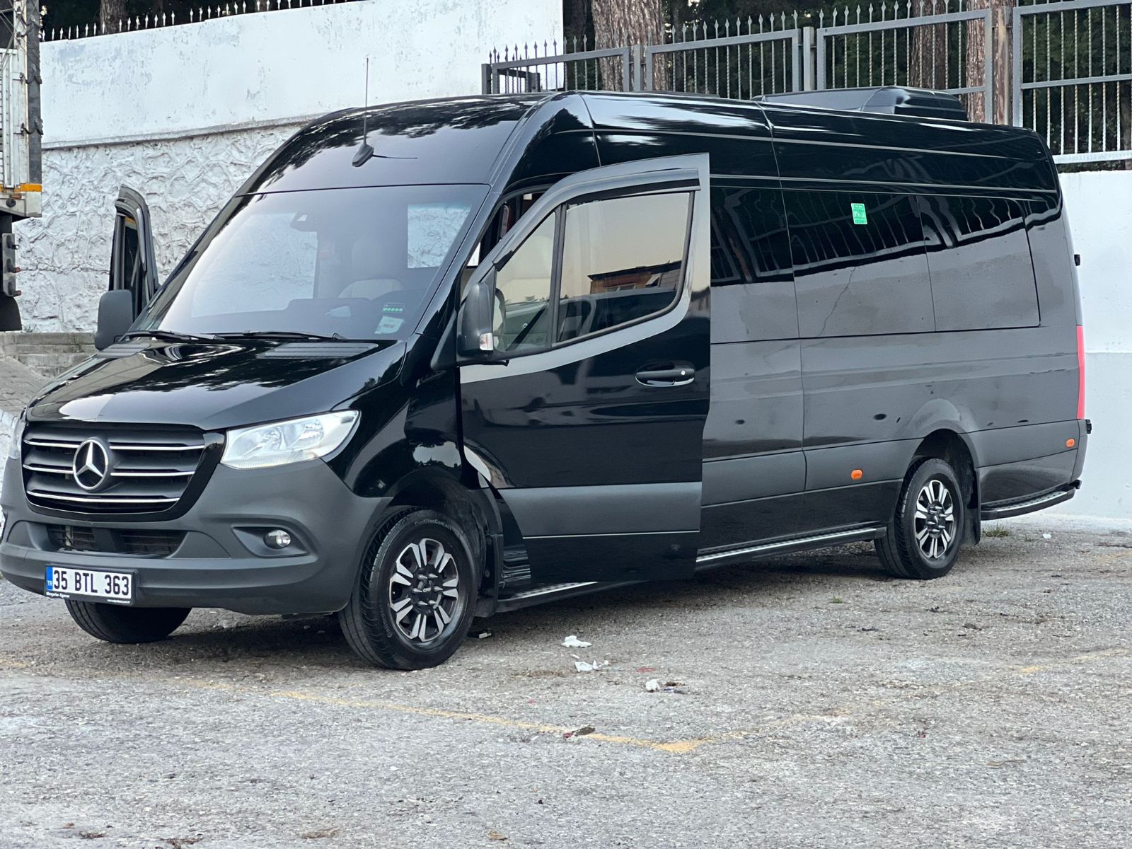 16 Kişilik Minibüs İzmir kiralık 16 Kişilik Minibüs 1