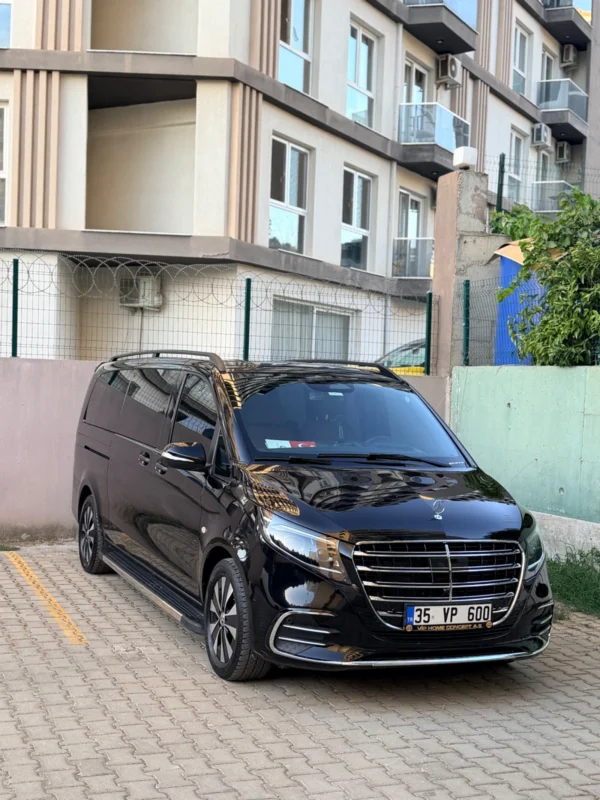 8 Kişilik Minibüs kiralık - İzmir 2025